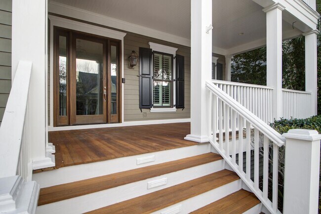 Building Photo - 612 Daggett St