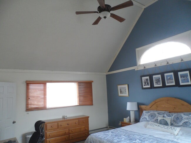 Building Photo - 9400 Ventnor Ave