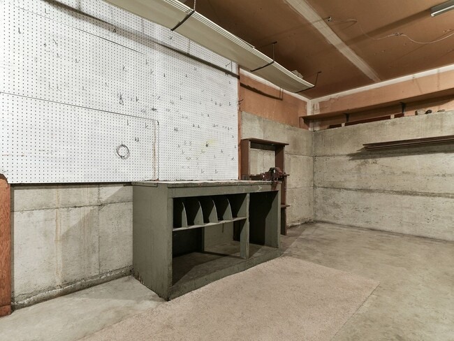 Building Photo - 428 S 26th St