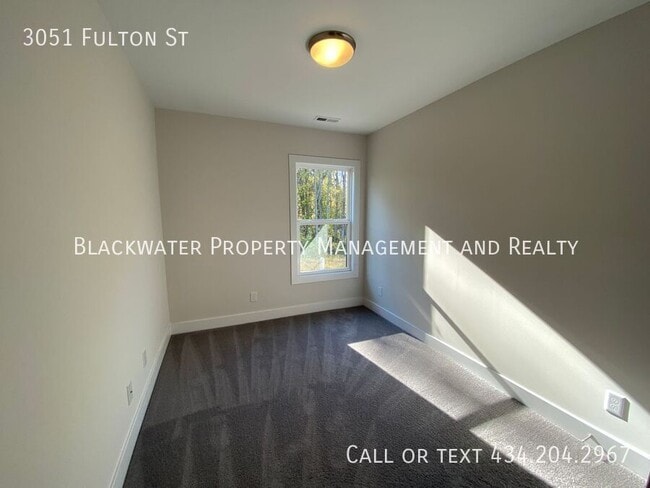 Building Photo - 3051 Fulton St