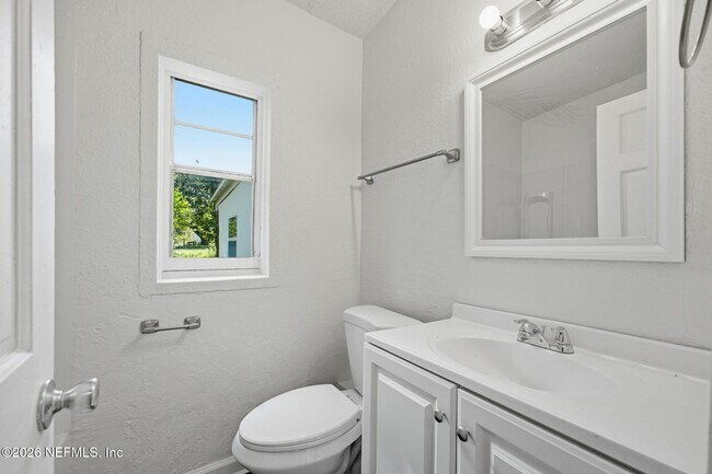 Building Photo - 5846 Abelia Rd