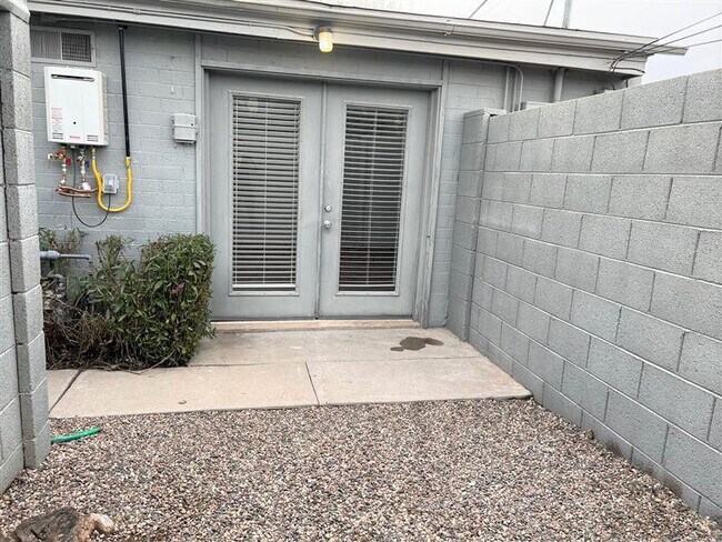 Building Photo - 4127 N 18th Pl