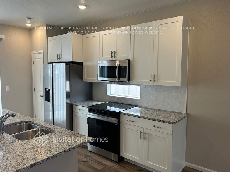 Building Photo - 9377 Twin Sisters Dr