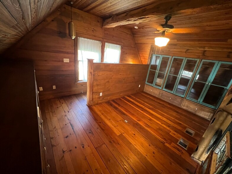 Building Photo - 813 W Bluebonnet Dr