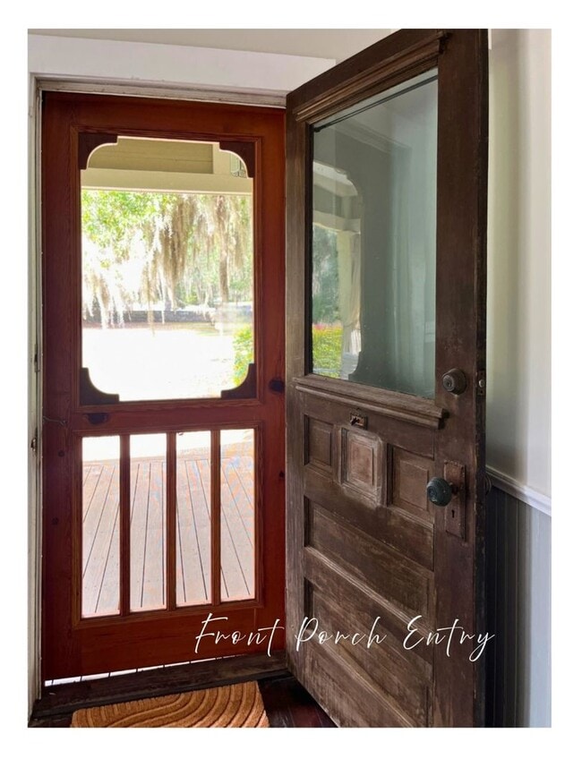 Building Photo - 208 Bartlett St