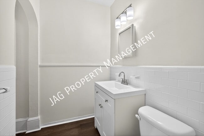 Building Photo - 2512 Park St