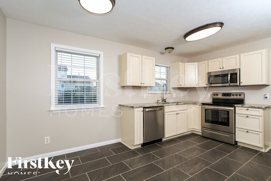 Building Photo - 410 Meadow Springs Dr