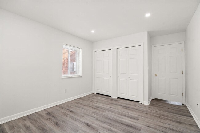 Building Photo - 12 Bayberry Dr