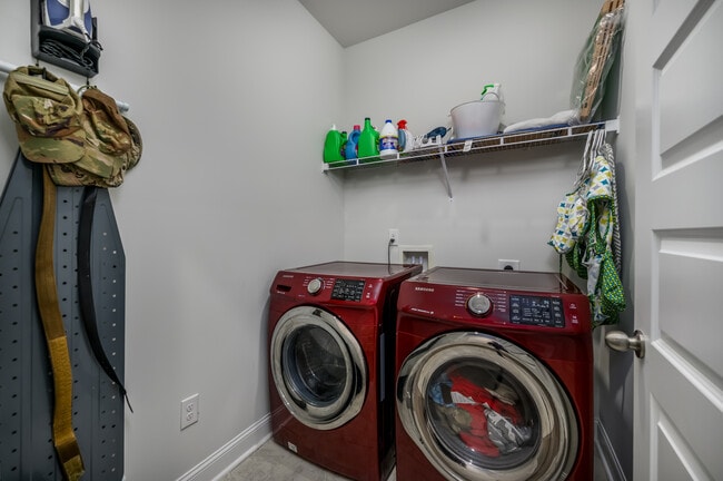 Building Photo - 837 Harrison Mill St