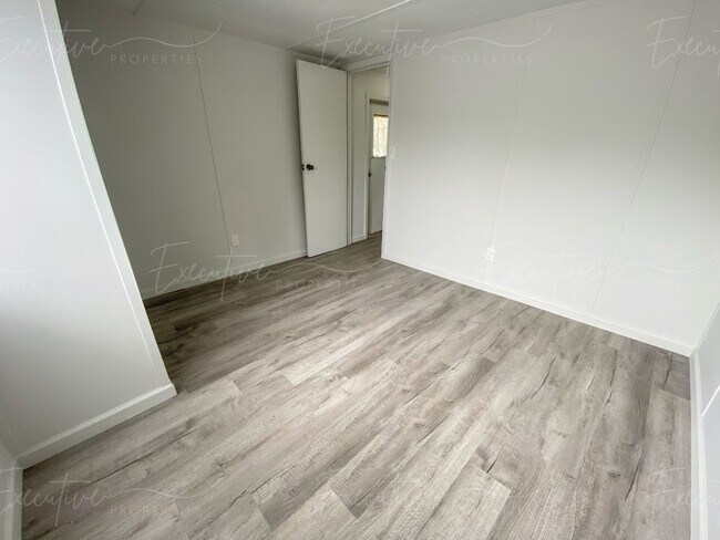 Building Photo - Recently Remodeled 3-Bed Mobile Home in Sulphur