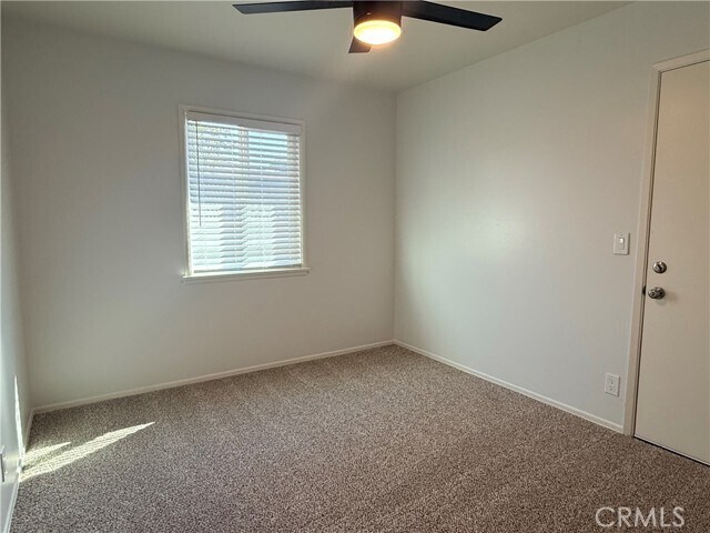 Building Photo - 846 E Almond Dr