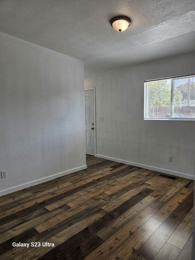 Building Photo - 606 Placid Ln