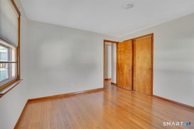 Building Photo - 57 Alanby Dr