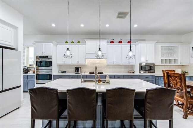 Building Photo - 27818 Pinpoint Crossing Dr