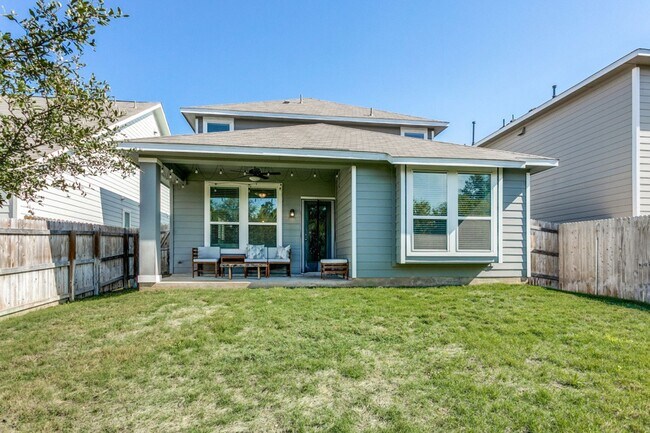 Building Photo - Beautiful Modern 2 story home!