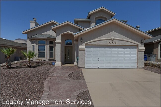 Primary Photo - 4 br, 2.5 bath House - 11233 Red Barrel
