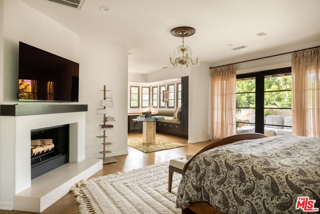 Building Photo - 1745 N Vista St