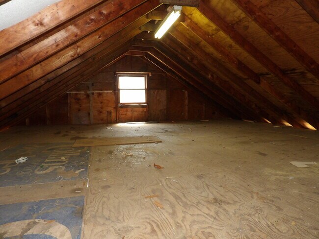 Building Photo - 248 Meadowview Dr