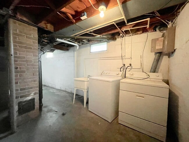 Building Photo - Two Bedroom Home in Muskegon