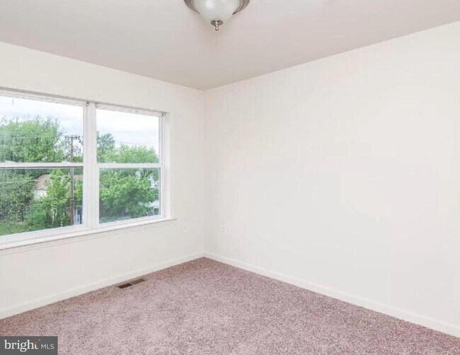 Building Photo - 5235 Crowson Ave