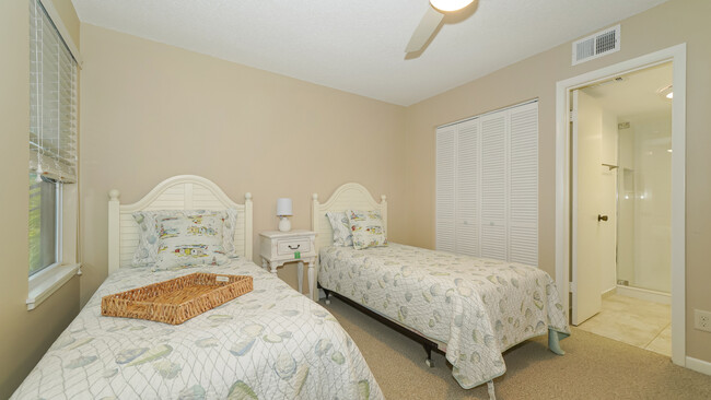 Building Photo - 6019 W Peppertree Way