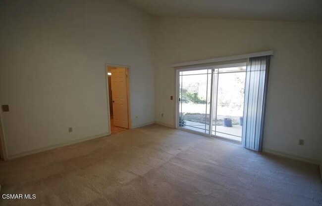 Building Photo - 6797 Oak Forest Dr