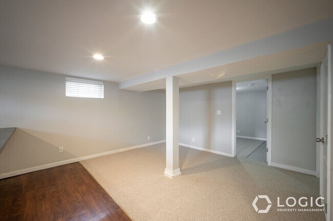 Building Photo - 822 E 50 S