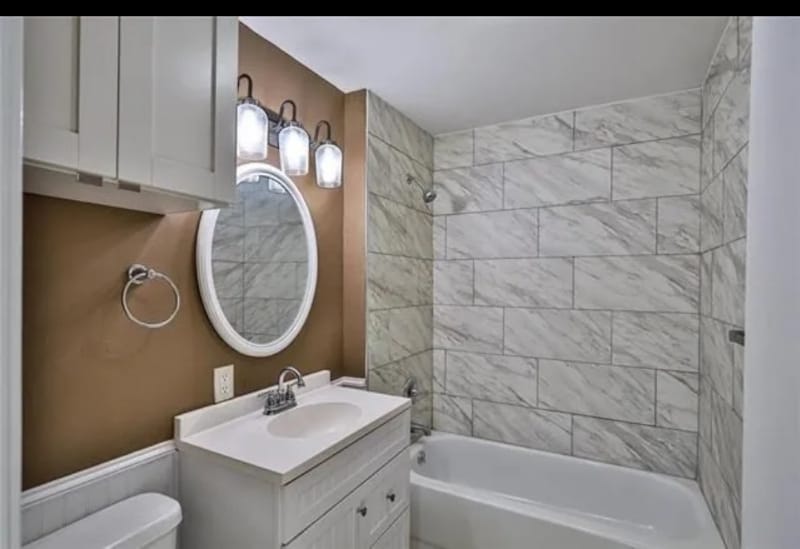 Building Photo - 711 S Northern Blvd