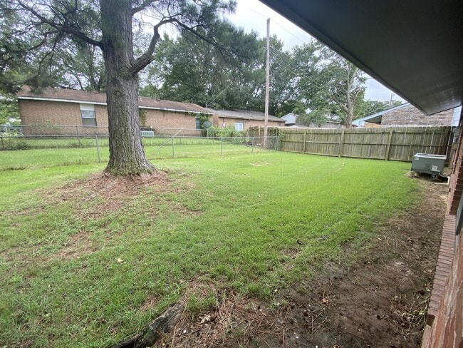 Building Photo - 1503 15th Terrace