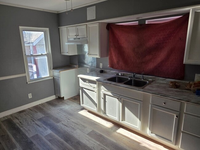 Building Photo - LIMITED TIME**1/2 OFF DEPOSIT**