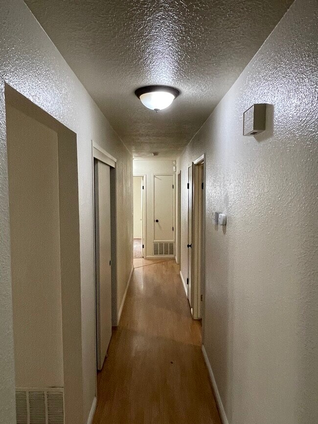 Building Photo - North Stockton 3 Bedroom Single Story Home