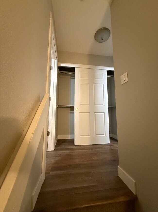 Building Photo - 10770 Foxwood Ct