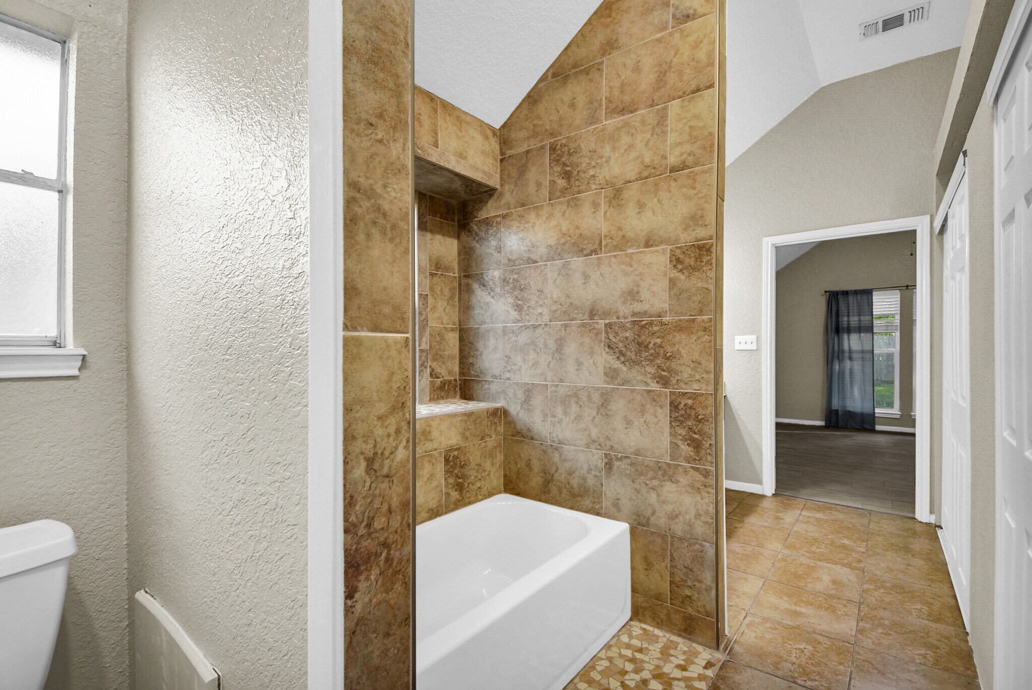 Building Photo - 1236 Sagebrush St