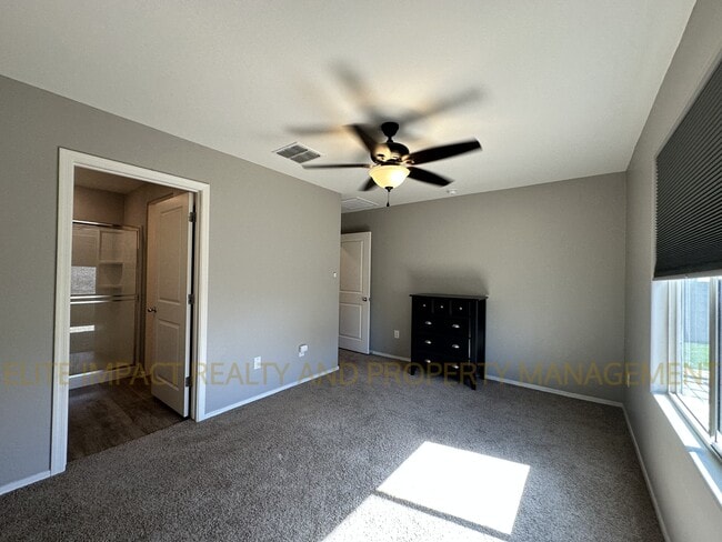 Building Photo - 5992 S Antrim Loop