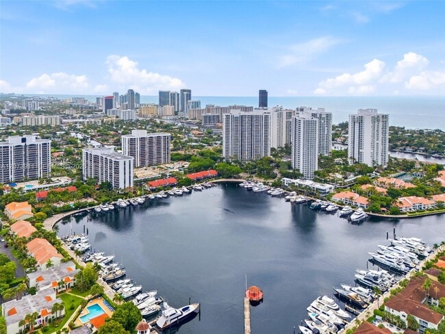 Building Photo - 3610 Yacht Club Dr