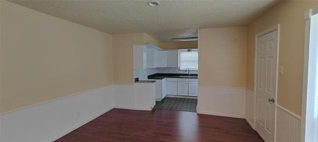 Building Photo - 2413 Royal Dr