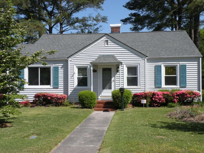Primary Photo - Cozy New Bern Home!