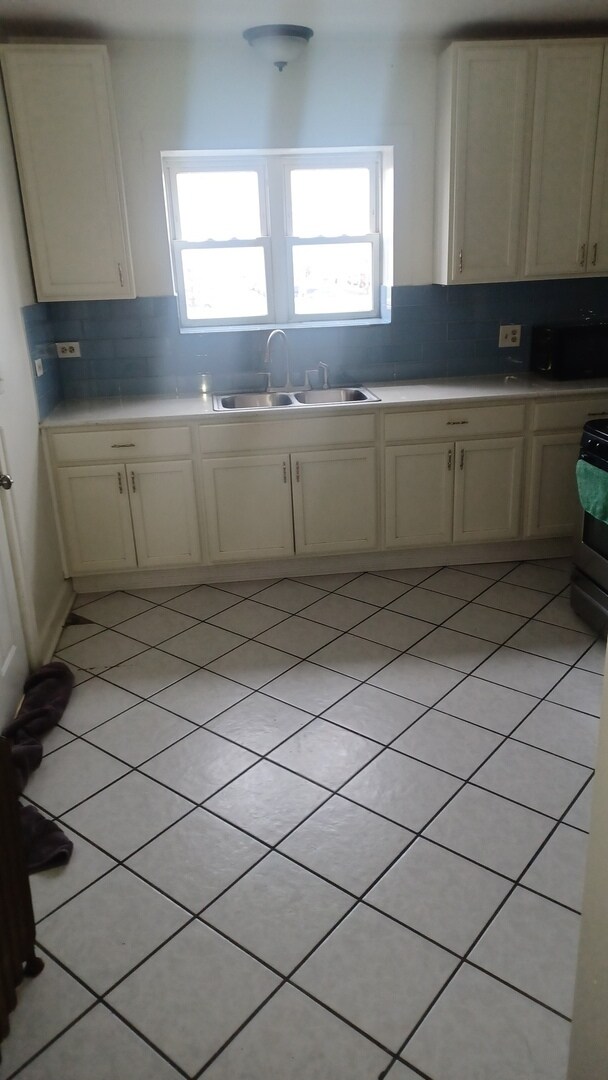 Building Photo - 5132 W 21st St