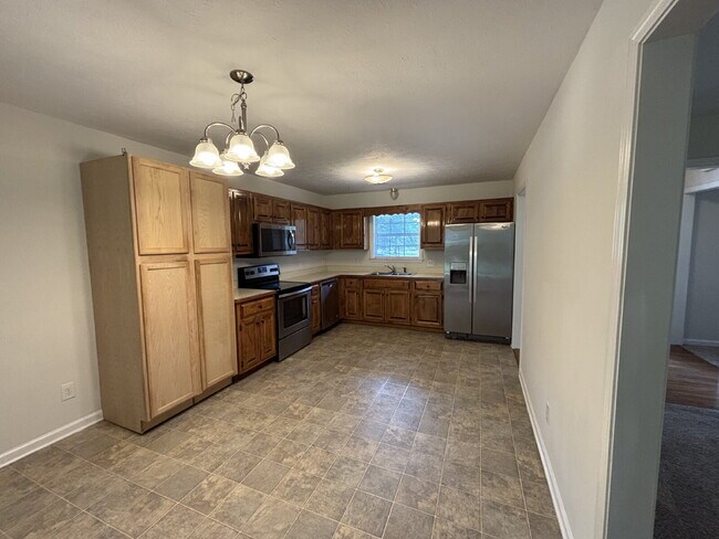 Building Photo - 3BD 2 BA HOME FOR RENT NEXT TO ALGOOD SCHOOLS
