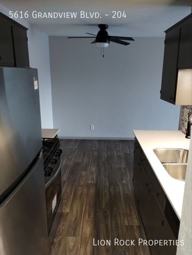 Building Photo - 5616 Grandview Blvd