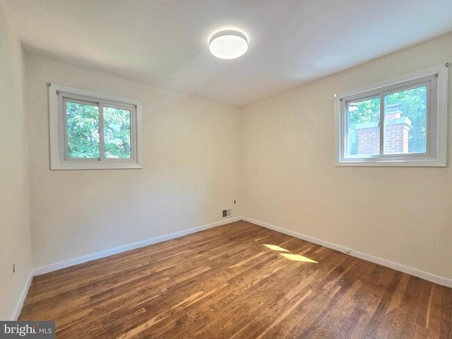 Building Photo - 111 Tamarisk Ct
