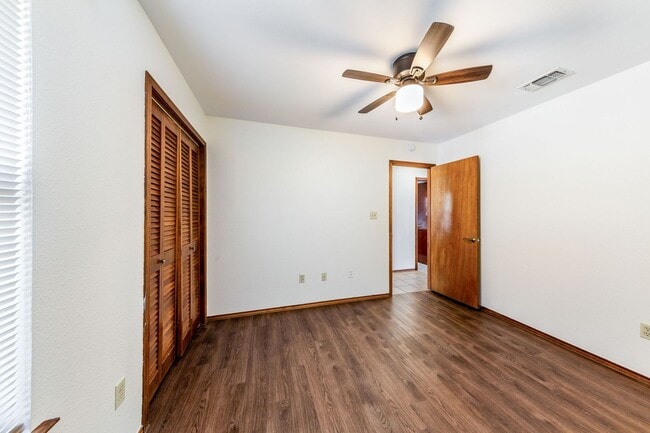 Building Photo - 57 Woodcreek Dr