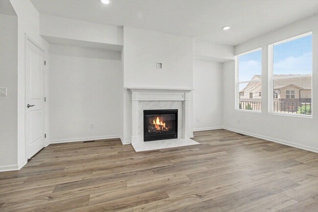 Building Photo - 5660 Corgi Dr