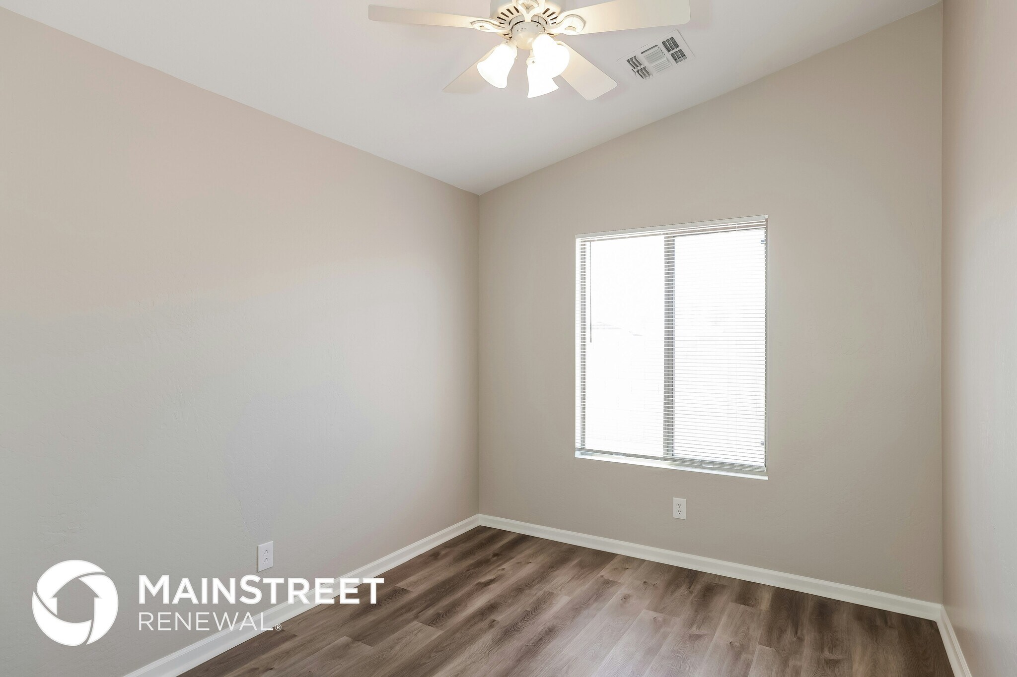 Building Photo - 1815 E Hamel Way