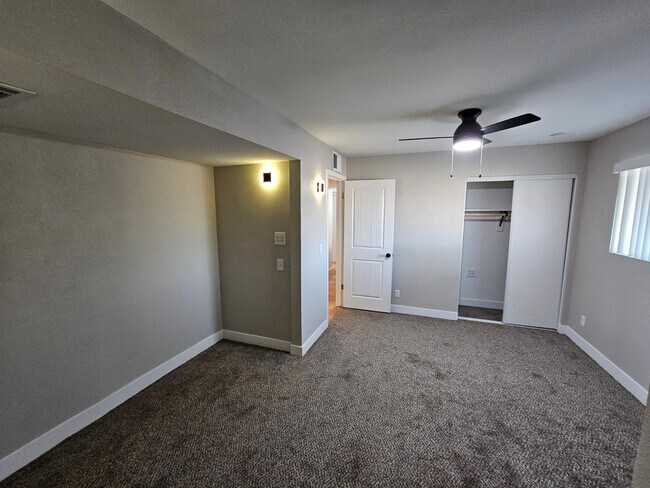 Building Photo - 8702 W Pinnacle Peak Rd