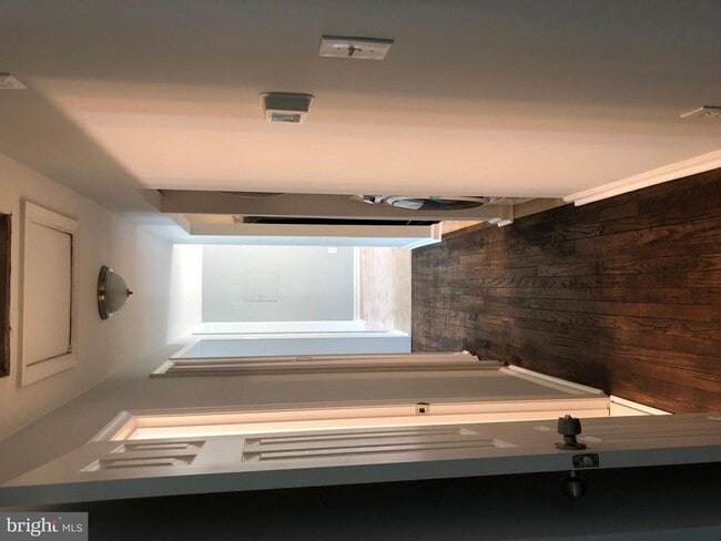 Building Photo - 204 Northview Dr