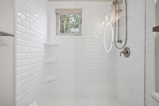 Building Photo - 4184 New Moon Cir