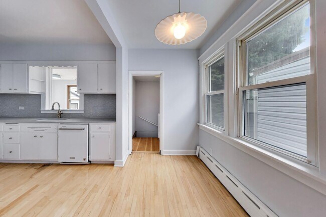 Building Photo - 4219 N Albany Ave