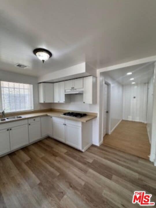 Building Photo - 1434 W 22nd St