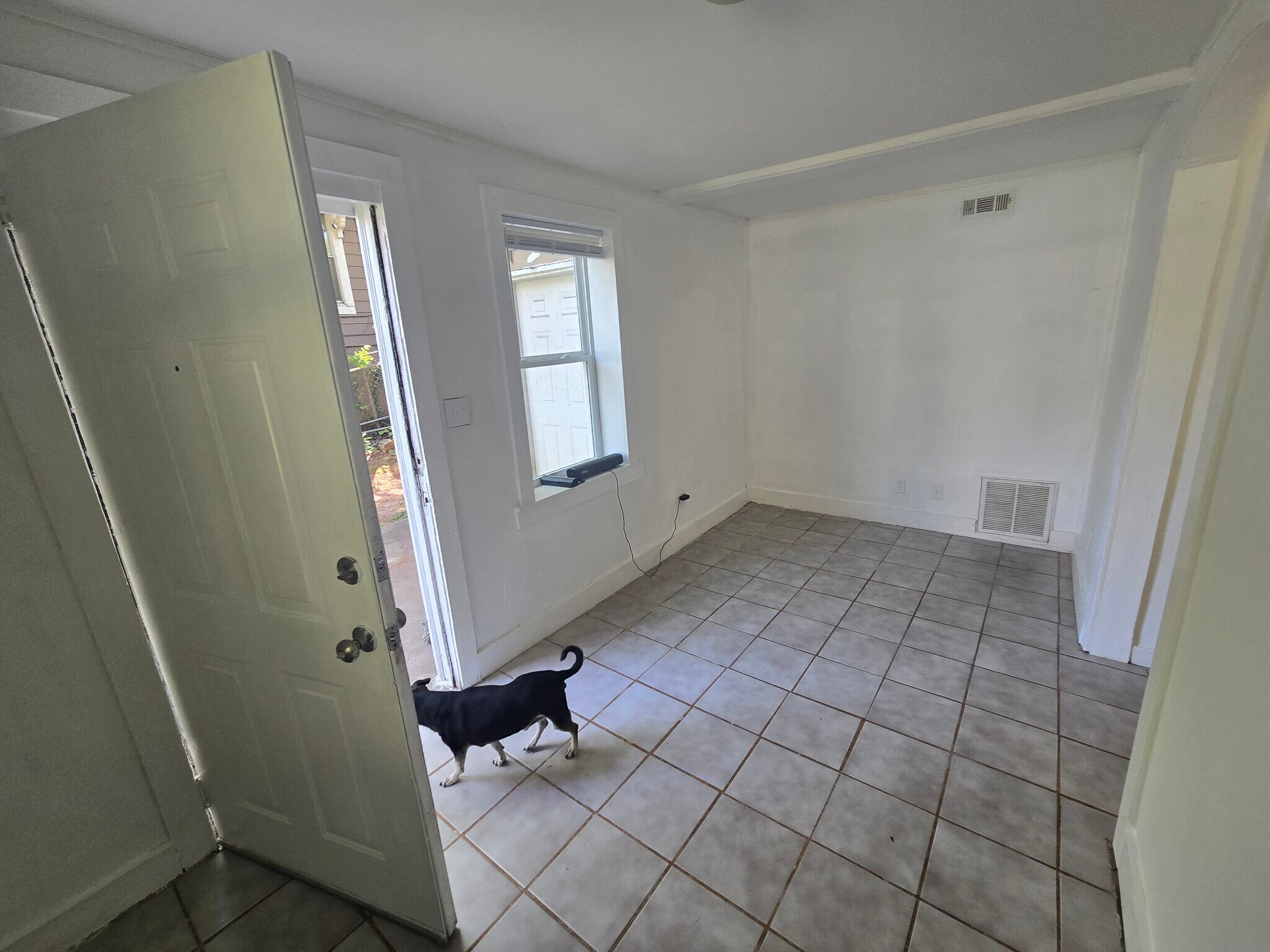 Building Photo - 1014 Moreland Ave SE